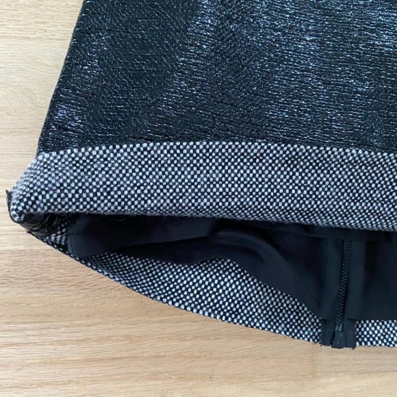 ROBERT RODRIGUEZ TEXTURED PATENT STYLE MINI SKIRT - Picture 7 of 7